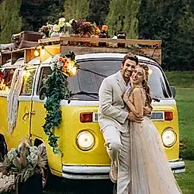 sari karavan düğün fotoğraf konsepti